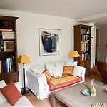 De Luxe A *
