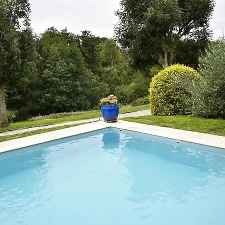 De Luxe Villa *