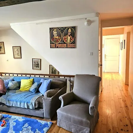 De Luxe A Vila *
